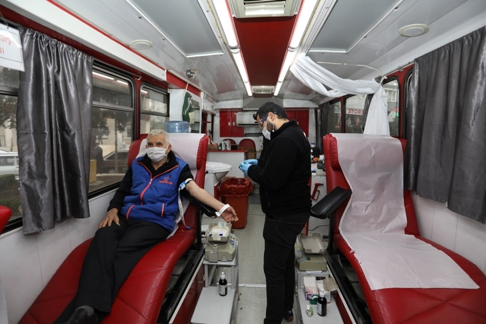 Kızılay Haftasında kan bağışladılar