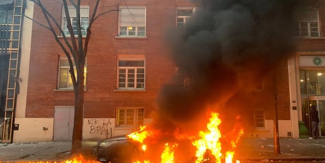 Fransa karıştı: 22 gözaltı