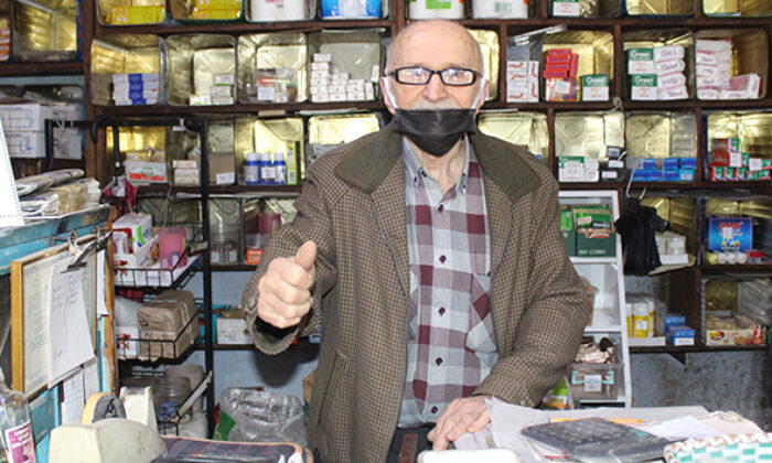 70 yıllık esnaf: ‘Bakkallardan alışveriş yapın’