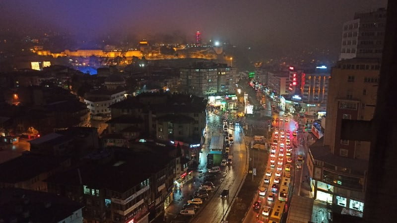 Bursa’da kısıtlamaya saatler kala yoğun trafik oluştu