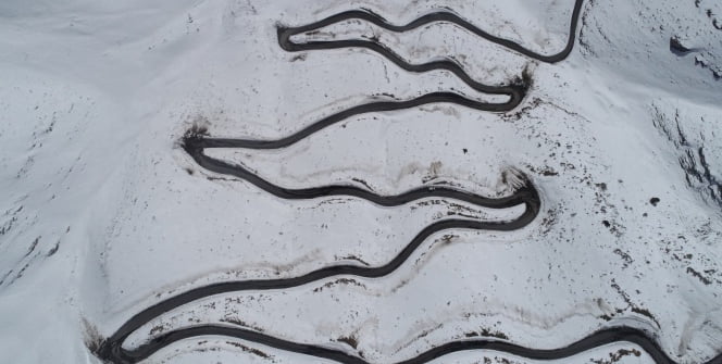 Tanin Geçidinde yılan gibi kıvrılan keskin virajlar, görenleri hayran bıraktı