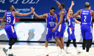 Anadolu Efes, Olympiakos’u ezdi geçti!