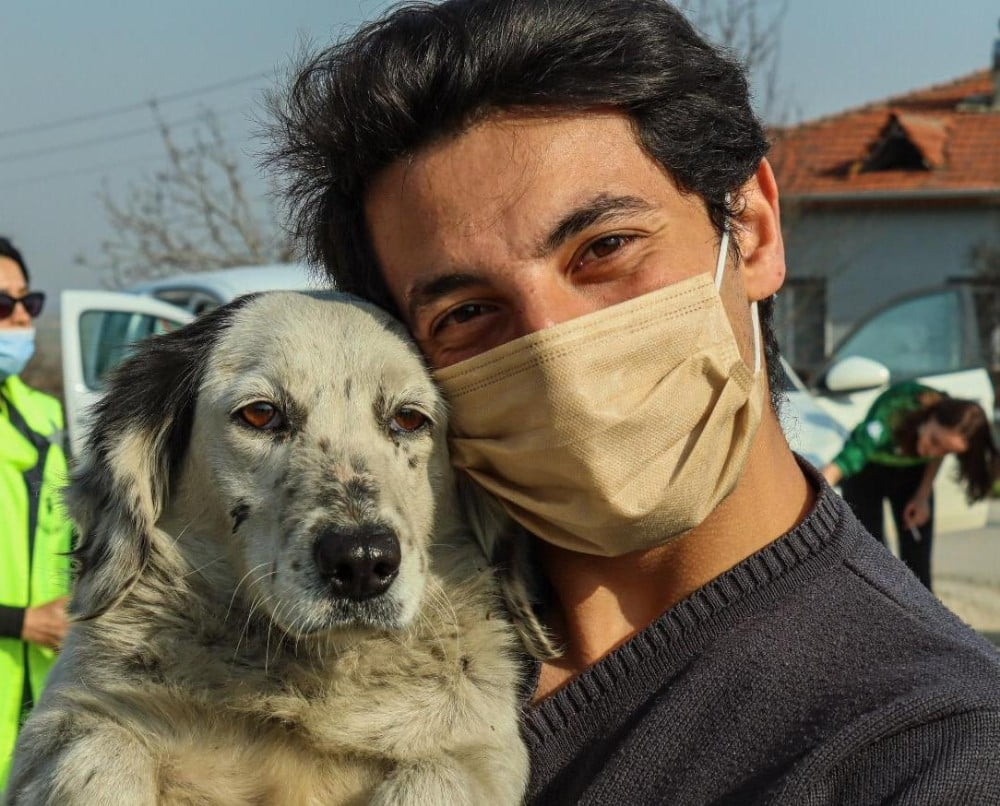 Barınaktaki̇ Görüntü Hayvanseverleri̇ Ayağa Kaldırdı