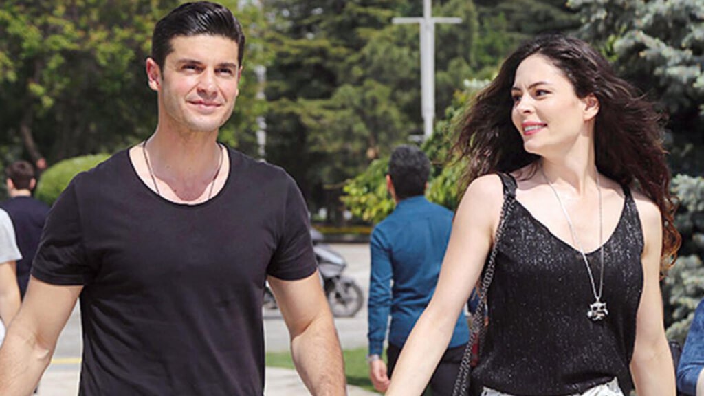 Berk Oktay, evlenme teklifi etti