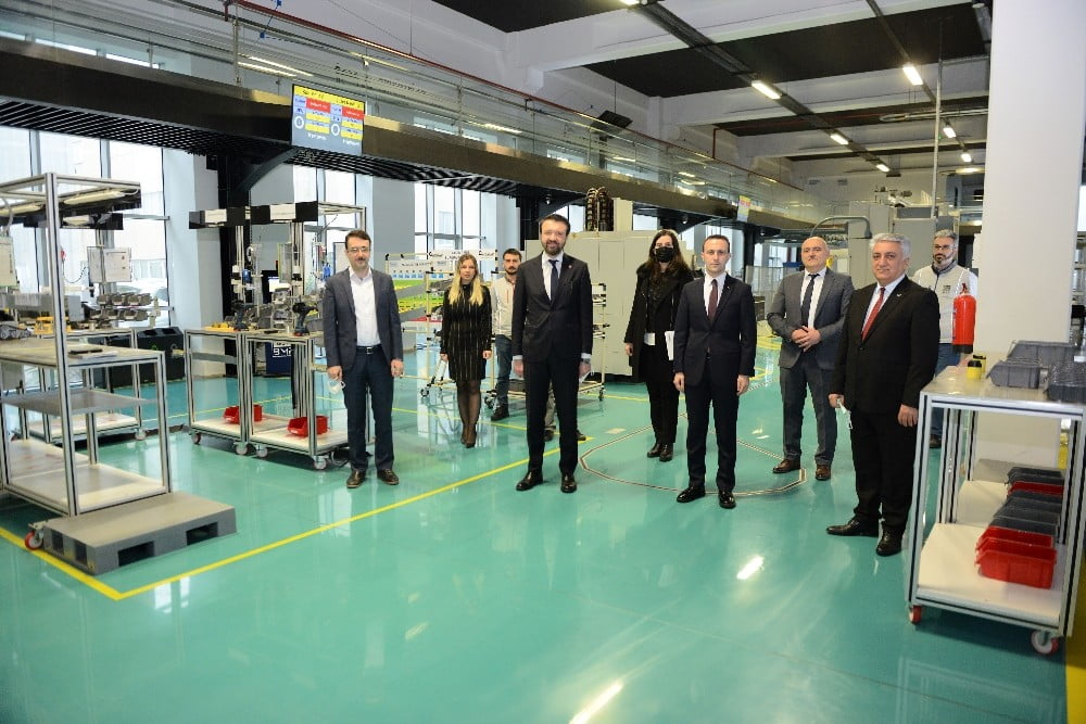 Bmf, Yalın Üreti̇m Ve Veri̇mli̇li̇k Anlayışıyla Kobi̇leri̇ Yeni̇ Sanayi̇ Dönüşümüne Hazırlıyor