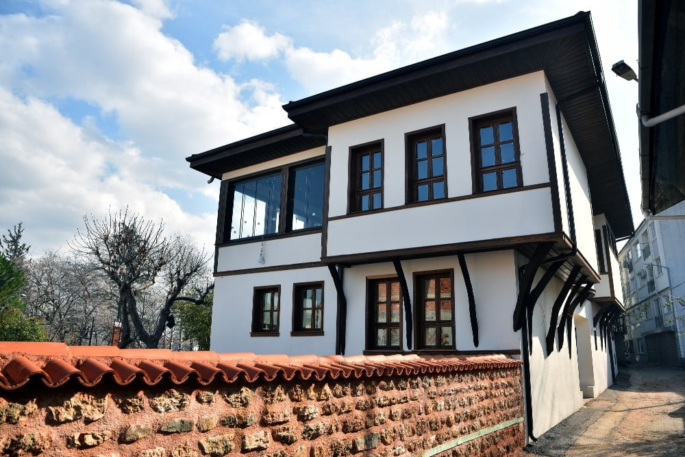 Bursa’da 2 asırlık bina ilk günkü ihtişamına kavuştu