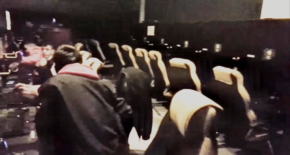 Bursa’da internet kafeye polis baskını, havalandırmadan kaçmaya çalıştılar