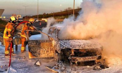Bursada Otomobi̇l Alev Alev Yandı