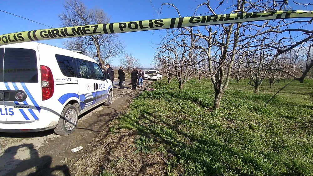 Bursa’da silahla vurulduktan sonra yol kenarına atılan erkek cesedi bulundu