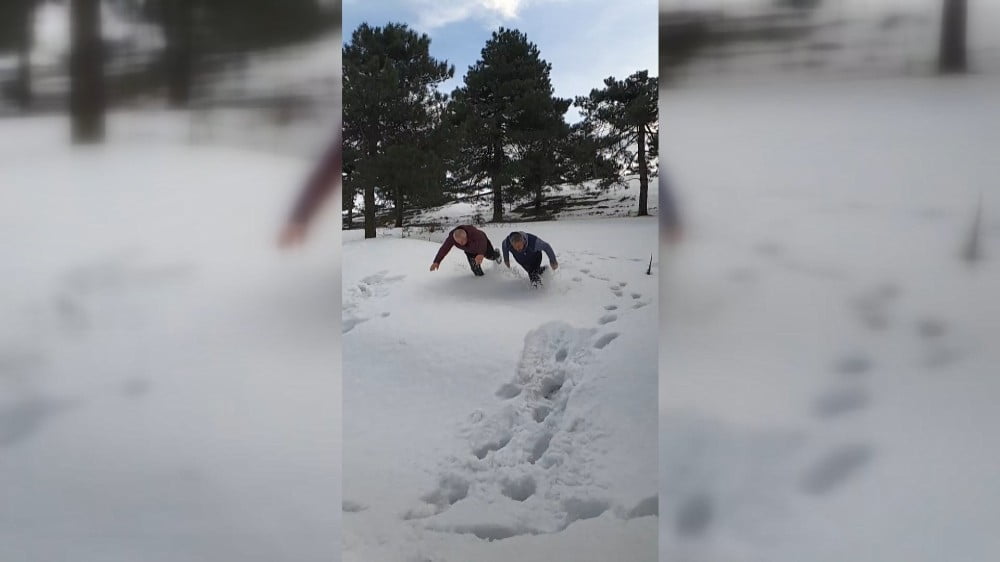 Deni̇ze Atlar Gi̇bi̇ Karda Yüzmeye Çalıştılar