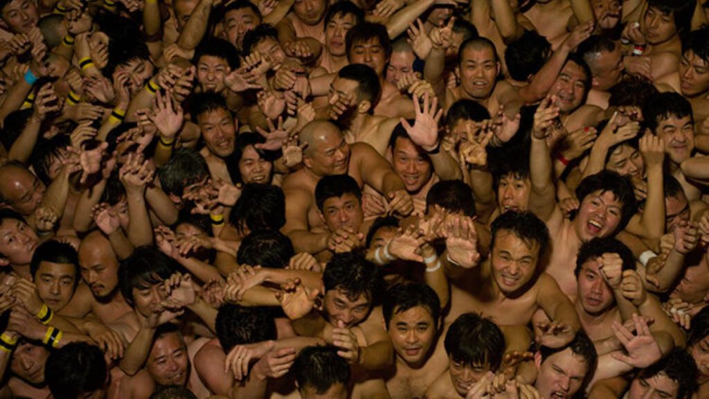 Japonya’da salgına rağmen festival yapıldı