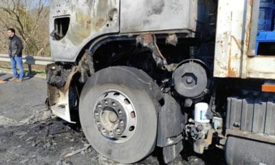 Bursa’da su kamyonu yandı