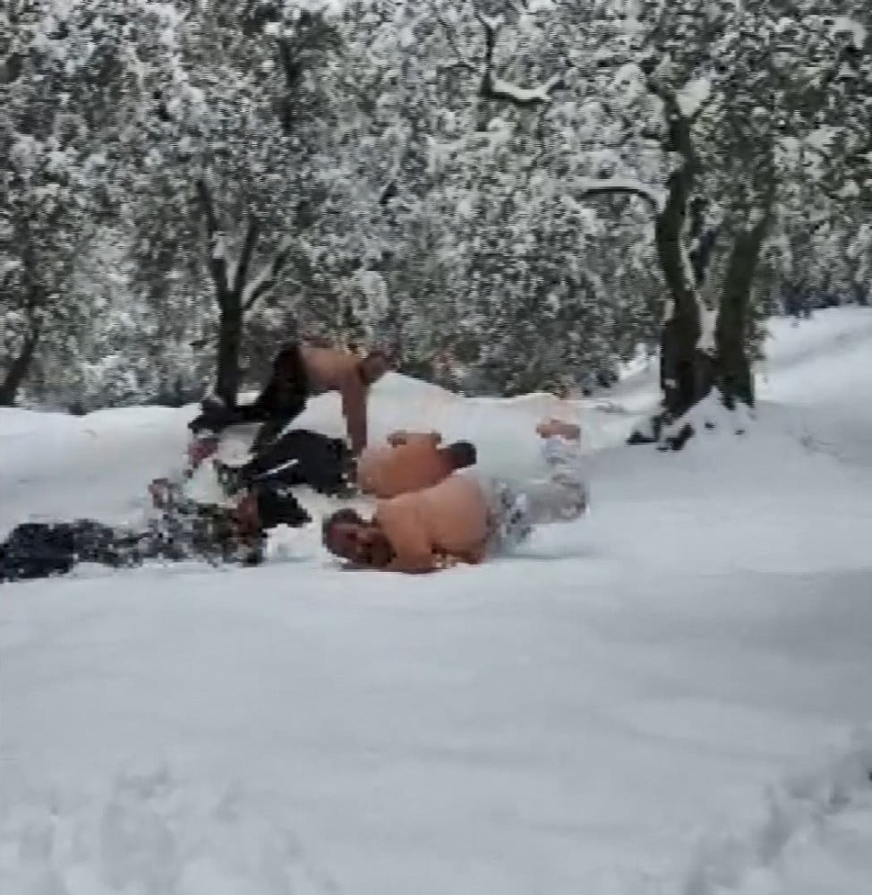 Kar Yağışının Mutluluğunu Böyle Yaşadılar