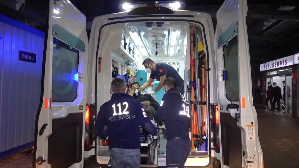 Para meselesi yüzünden tartıştığı arkadaşını tabancayla yaraladı