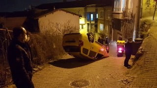 Takla Atan Taksi̇den Burnu Bi̇le Kanamadan Çıktı