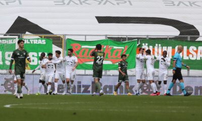 Tff 1. Li̇g: Bursaspor: 1 – Akhi̇saspor: 2 (İlk Yarı Sonucu)