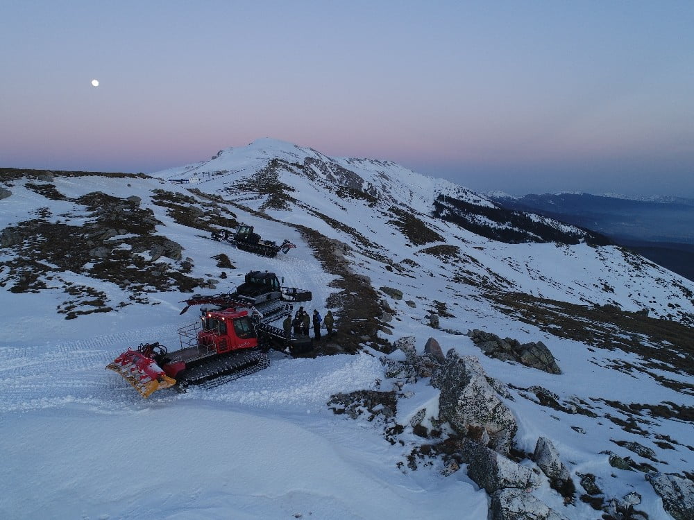 Uludağdaki̇ Yaban Hayvanları İçi̇n Yemleme Çalışması