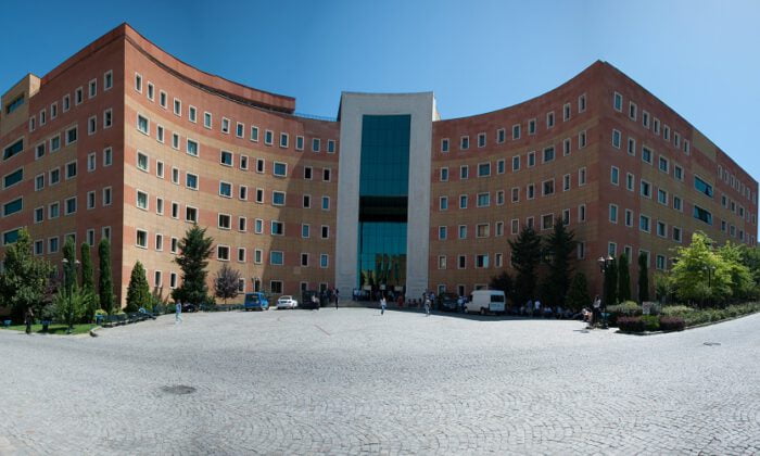 Yeditepe Üniversitesi 8 Öğretim Üyesi alıyor