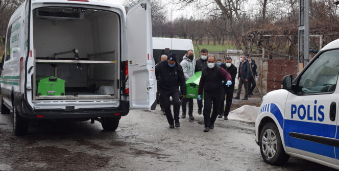 BABASINI ÖLDÜRÜP OKULA GİTTİ