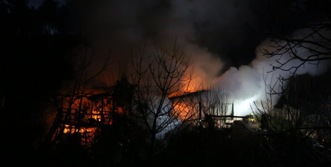 Alev alev yanan baraka küle döndü