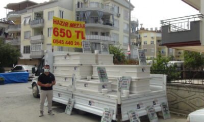 İnsanlar evde kalınca mezarcılar vatandaşın ayağına geldi