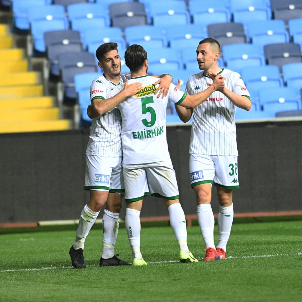 Bursaspor Adanaspor deplasmanından 3-0 galip ayrıldı…