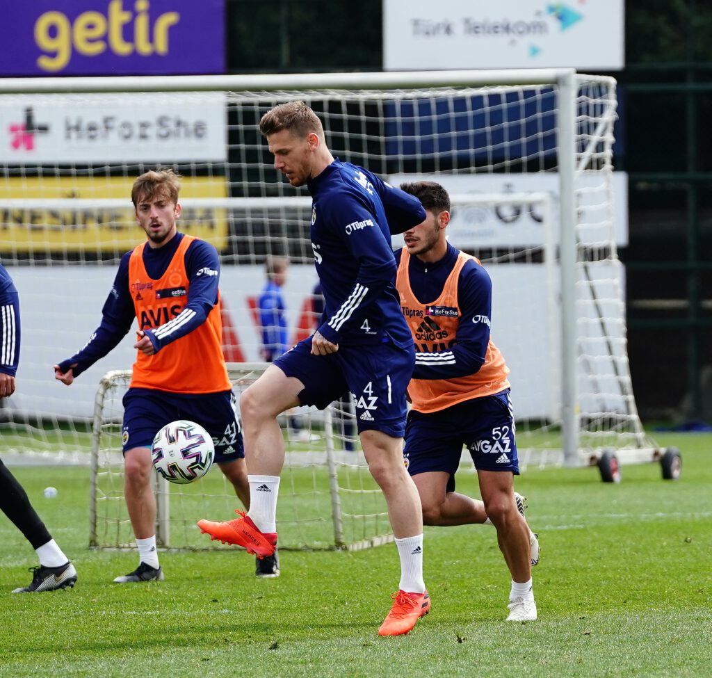 Fenerbahçe’de Denizlispor maçı hazırlıkları sürdü