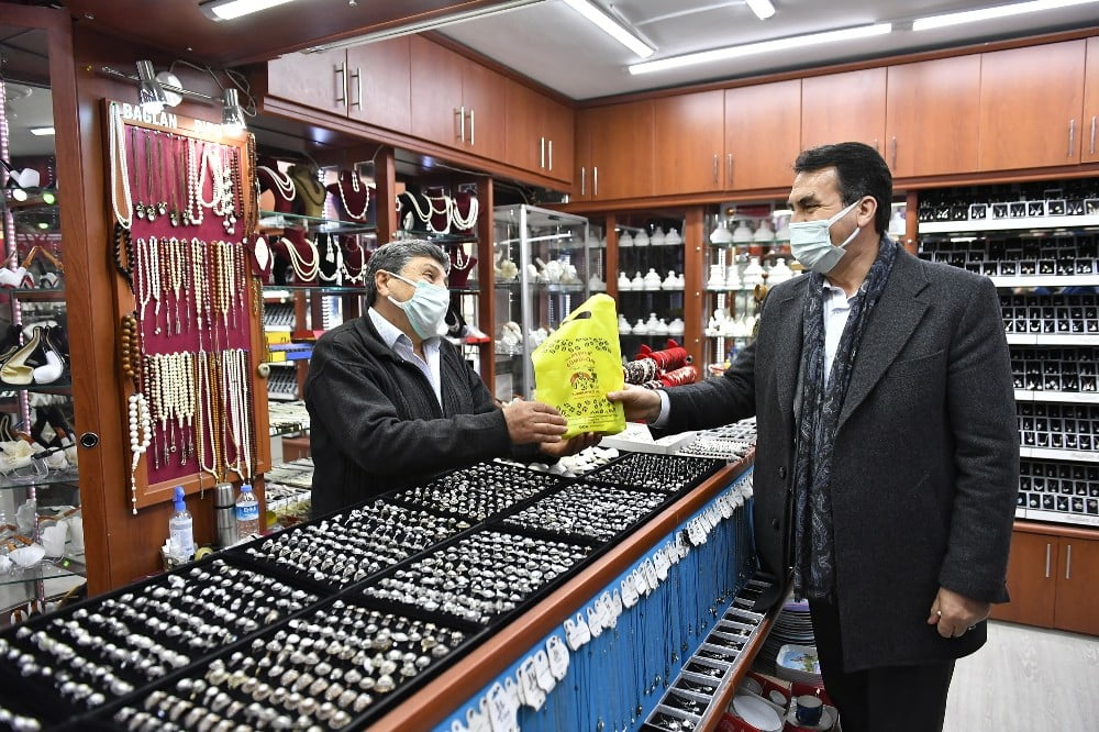 BAŞKAN DÜNDAR, ODUNPAZARI BELEDİYESİNİ ZİYARET ETTİ.