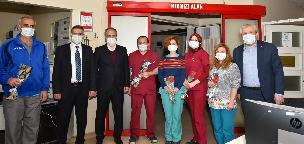 DOKTORLARA BAYRAM ZİYARETİ