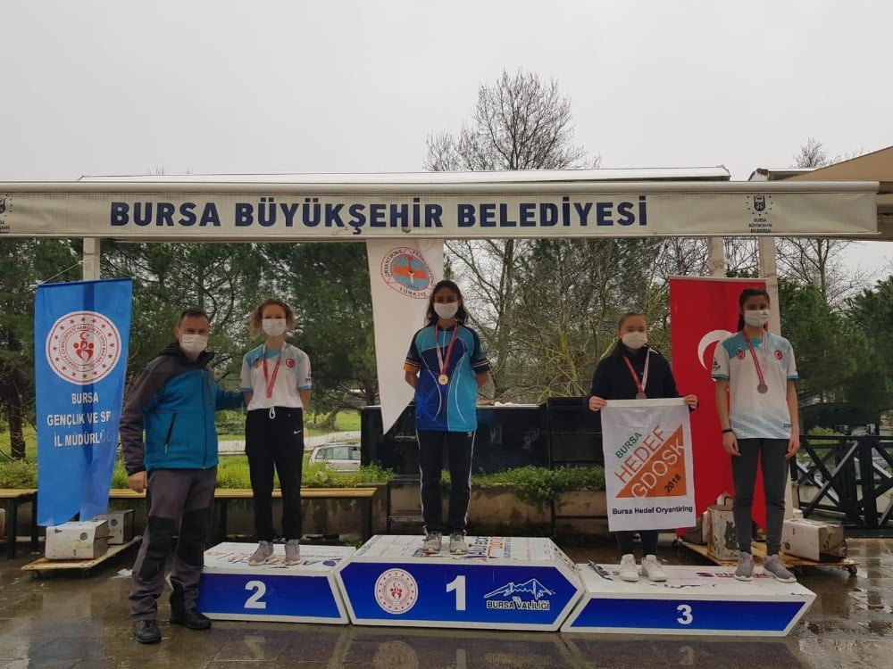 Dostum Oryanti̇ri̇ng Takımı 16 madalyayla döndü