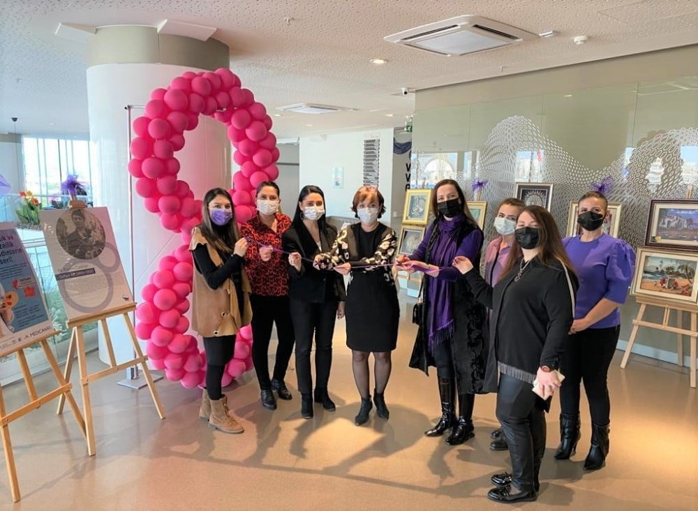 Hastanede Kadınlardan Özel Sergi̇