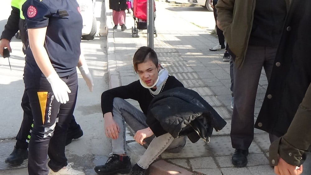 Hem Yaralandı Hemde Ceza Yedi̇