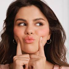 SELENA GOMEZ’DEN ELVEDA MESAJI