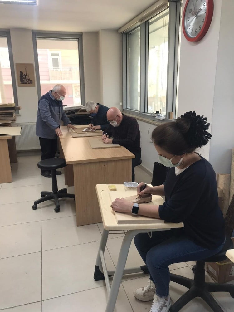 İnegöl Beledi̇yesi̇nde Kurslar Başladı