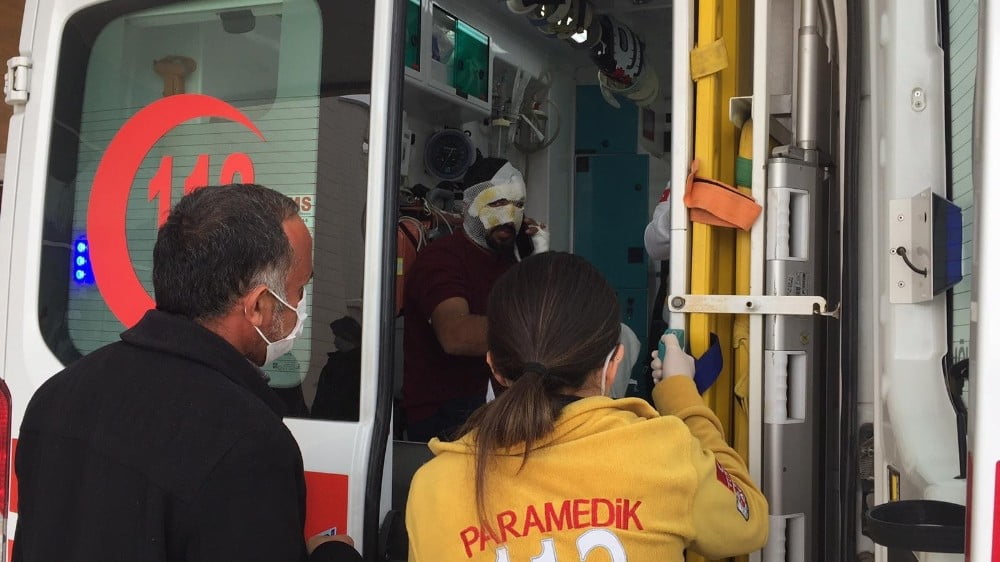 İyi̇li̇k Yapmak İsterken Alevleri̇n Arasında Kaldı