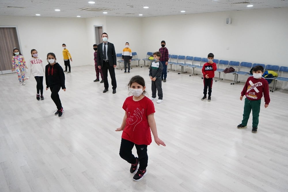 Kestel Kültür Ve Sanat Akademi̇si̇ Açıldı