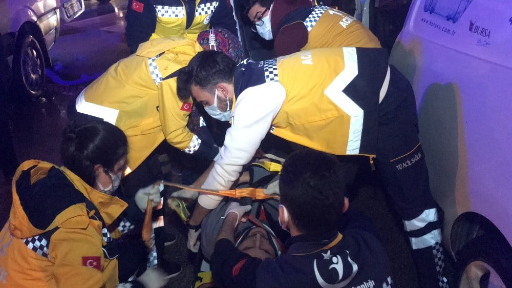 Kırmızı Işık İhlali̇ Kaza Geti̇rdi̇: 6 Yaralı