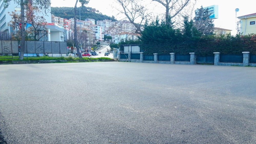 Mudanya Basketbol Sahası Yeni̇leni̇yor