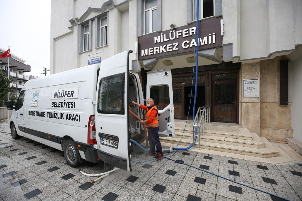 NİLÜFER’DE CAMİLER TEMİZLENİYOR