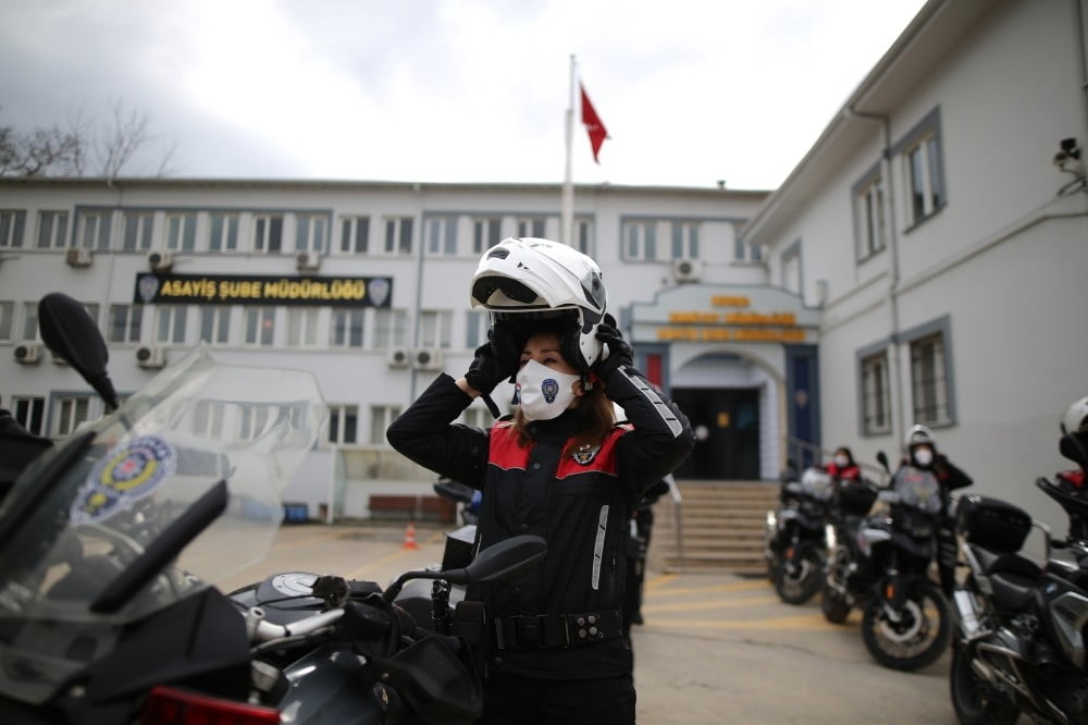 Bursada 500 Kadın Poli̇s Her Alanda Güvenli̇ği̇ Sağlıyor