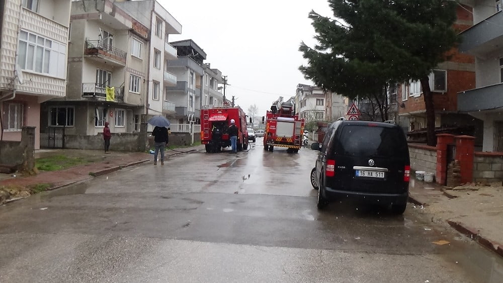 Soba Evi̇ Küle Çevi̇rdi̇, Anne Ve 3 Çocuğu Dehşeti̇ Yaşadı