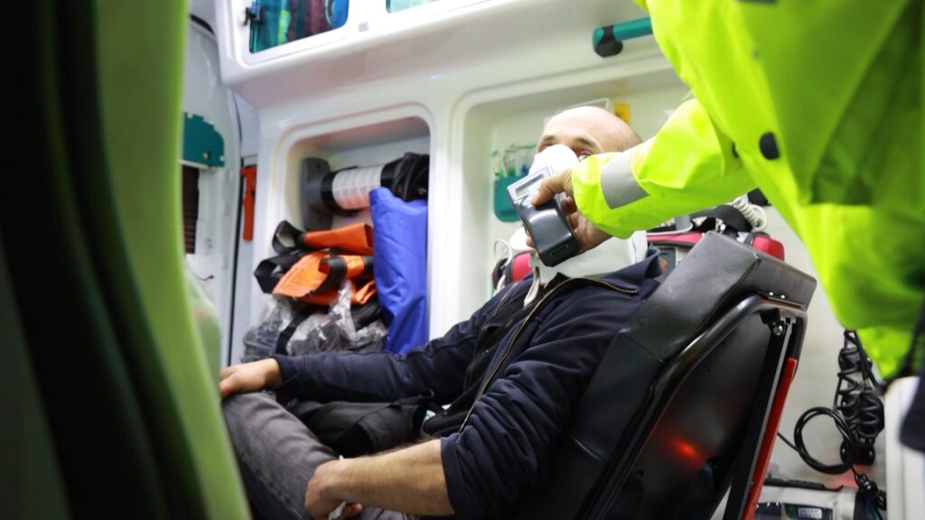 “Dur” ihtarına uymayan sürücü dereye uçtu