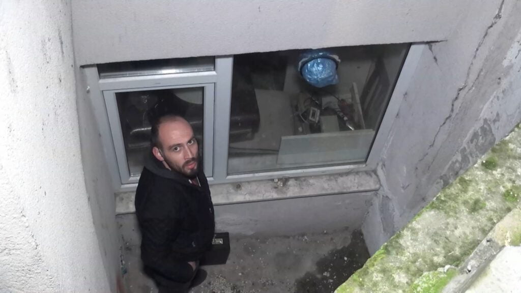 Yavuz Hırsız Bodrum Katta Mahsur Kaldı