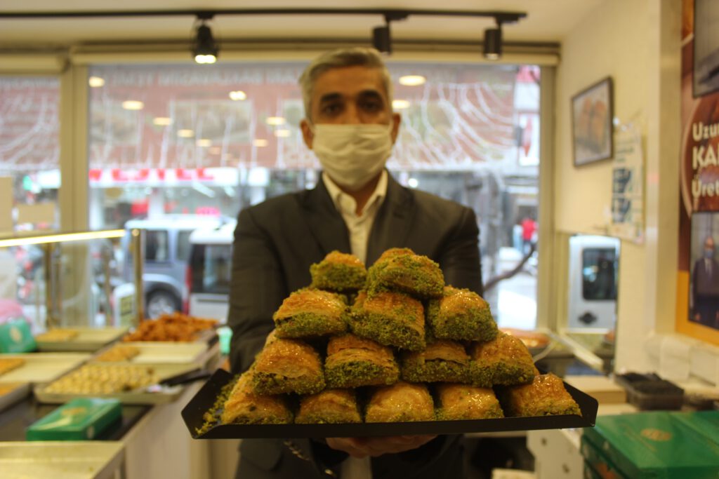 Fıstık fiyatları düştü, baklavalar ucuzladı