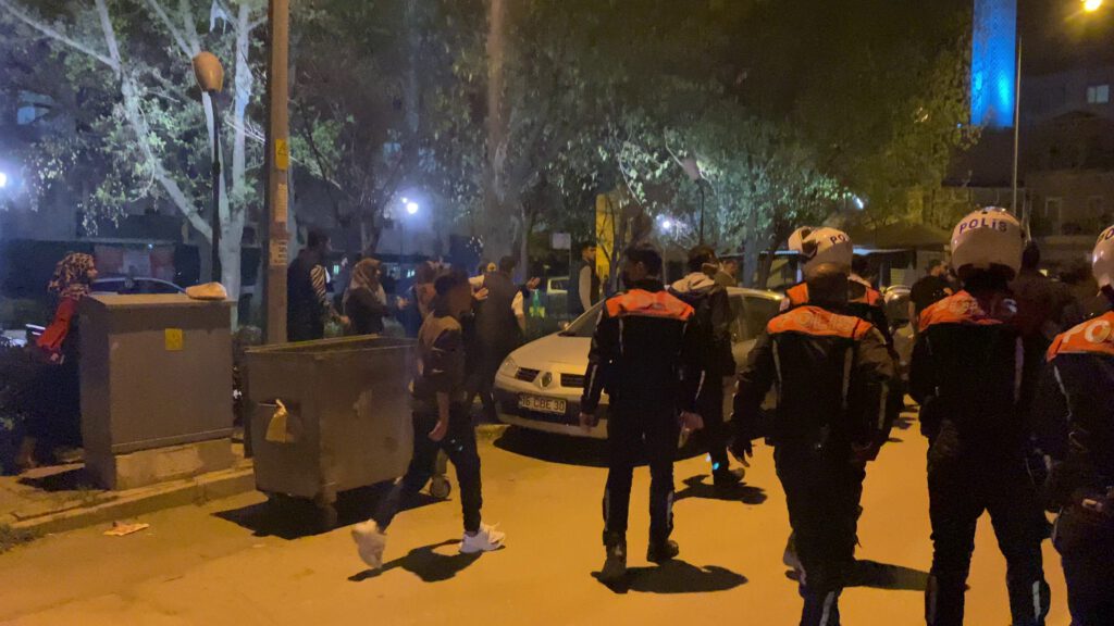 100 kişilik grup kavgaya tutuştu, çevik kuvvet müdahale etti