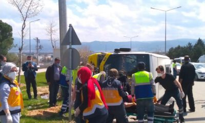 Bursa’da midibüs devrildi: 5 yaralı