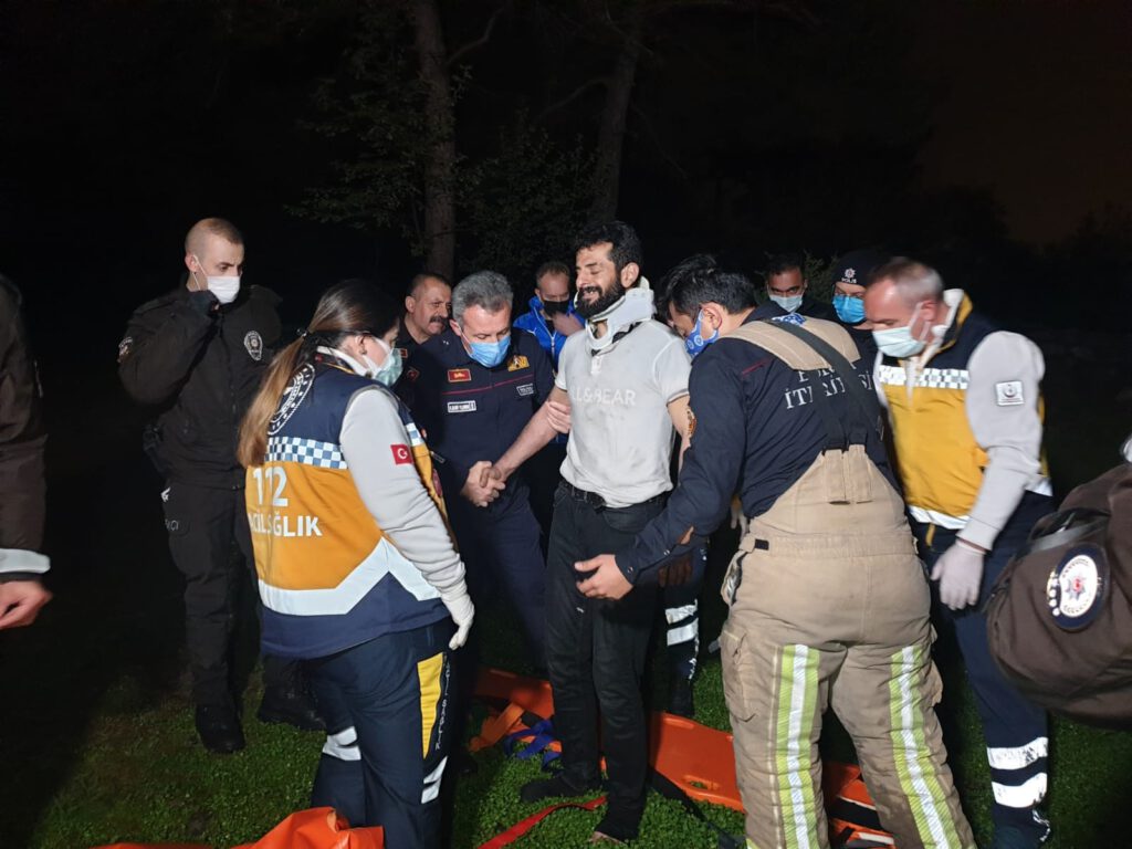 Kısıtlamada mangal ve alkol keyfi canından ediyordu