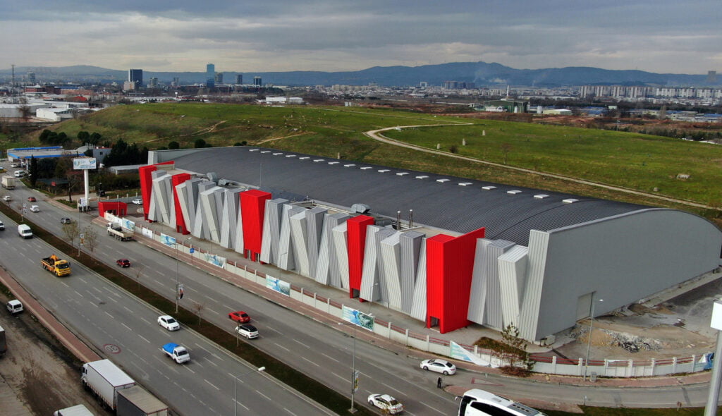 Dev Salona Uluslararası Pist