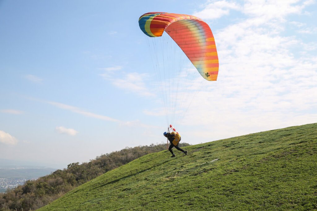 YAMAÇ PARAŞÜTÜ HEDEF ŞAMPİYONASI’NA RÜZGAR ENGELİ