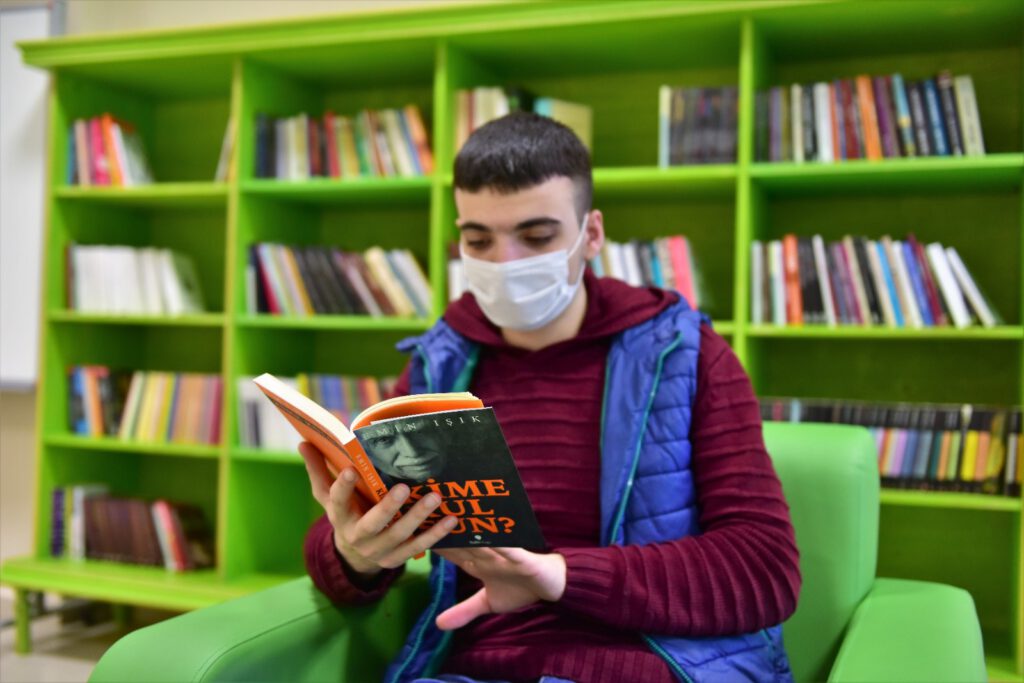 YILDIRIM OKUMA SALONLARI İLE DONATILIYOR